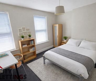 5 Bedroom Semi-Detached House - Photo 6