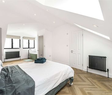 Recently built four bedroom family house in a great location. - Photo 6