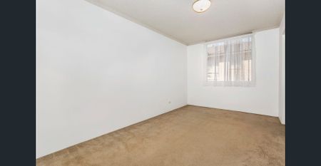 Quiet Convenient Location - Photo 2