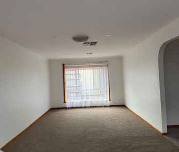 3 BEDROOM HOME + STUDY - Photo 5