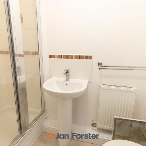 3 Bedroom House - Townhouse - Photo 1