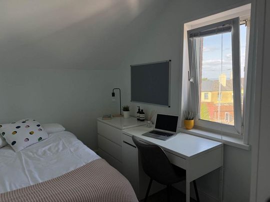 6 bedroom house to rent - Photo 1