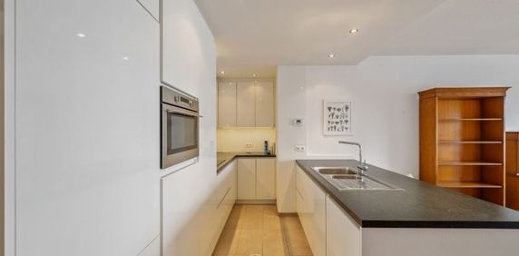 Appartement te huur in Oostende voor € 775 met 1 slaapkamer - Photo 2