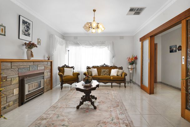 3 Bedroom Spacious Home! - Photo 1