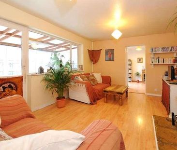 Farmers Close, Witney, OX28 - Photo 2