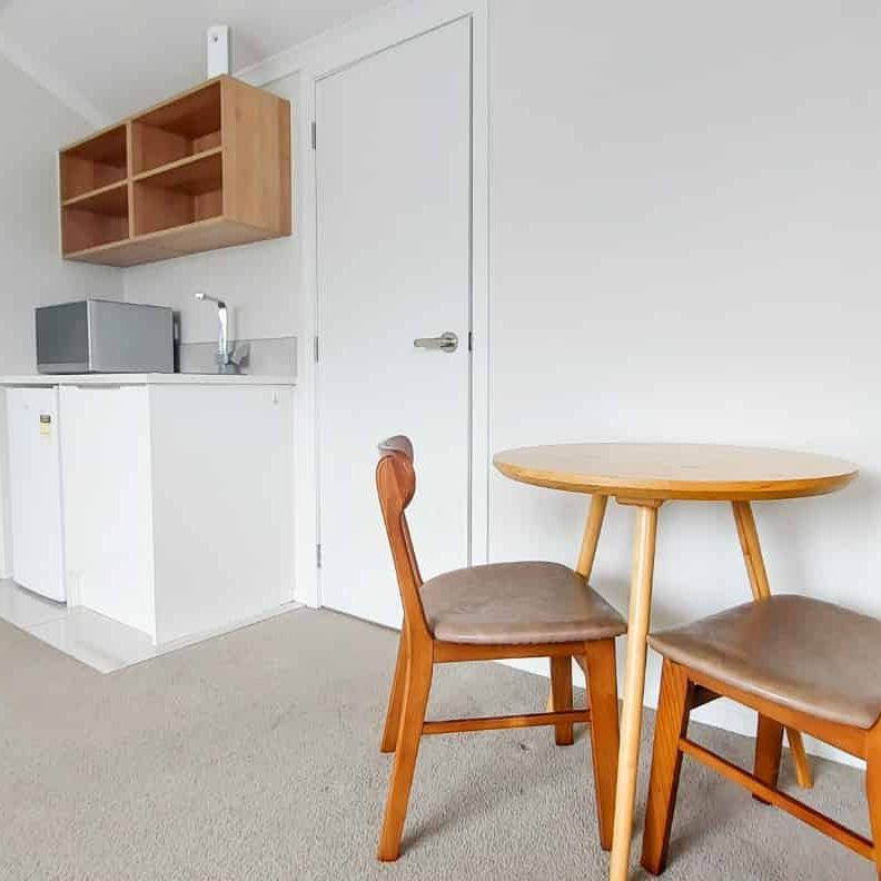 SPACIOUS FULLY FURNISHED STUDIO ROOM - Photo 1