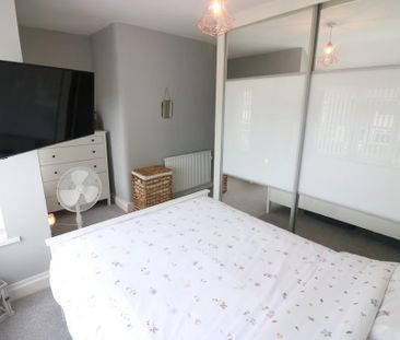 2 bedroom terraced house to rent - Photo 4