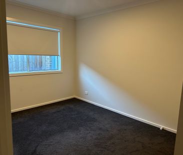 Cranbourne East - Photo 5