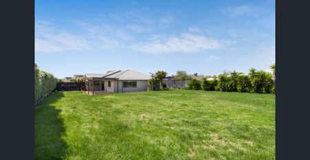 Relaxed Peninsula Living - Spacious Family Home in Mornington - Photo 4
