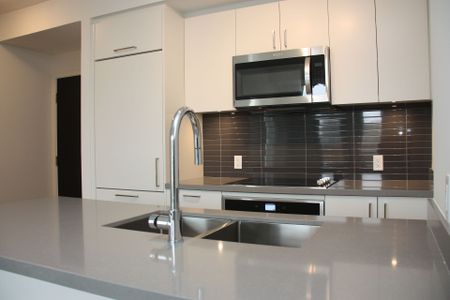 For Lease - 3 Rosewater Street Unit# Th 116, Richmond Hill, Ontario - Photo 2