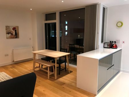 1 Bed Flat, Peartree Way, SE10 - Photo 4