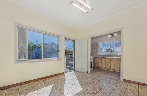 Spacious Three-Bedroom Home - Photo 1