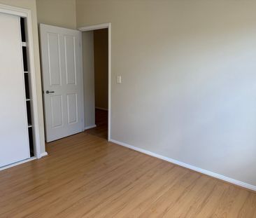 Family Friendly Four Bedroom Home located in Robina with Security Gate - Photo 4