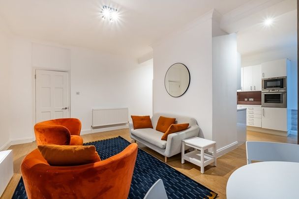 3 bedroom flat to rent - Photo 1