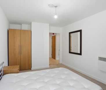 Price £1,700 pcm - Available 29/11/2025 - Furnished - Photo 5