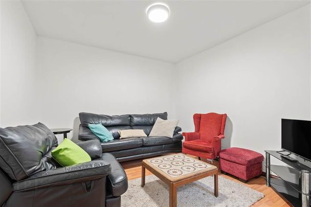 Bedroom 5, 10a Clonavon Terrace, Ballymena, BT43 5BE - Photo 1