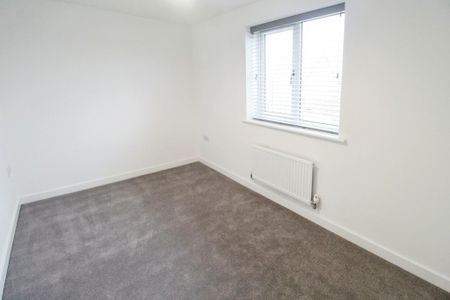 3 bedroom end of terrace house to rent - Photo 3