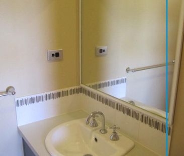 19 Dora Street, Queens Park - Photo 6