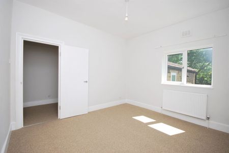 Chadwick Road, London, SE15 - Photo 3