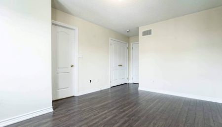 For Lease - 8 Hobart Gardens, Brampton, Ontario - Photo 4