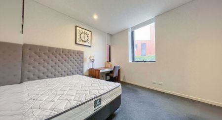 Stylish 2-Bedroom Apartment in the Heart of Erskineville - Photo 4