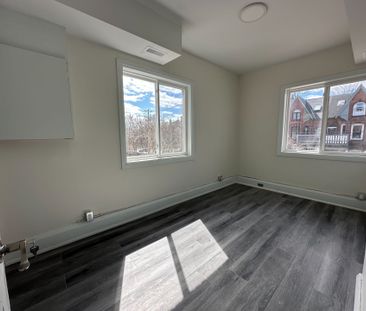 For Lease - 5 Sorauren Avenue Unit# 5, Toronto, Ontario - Photo 1