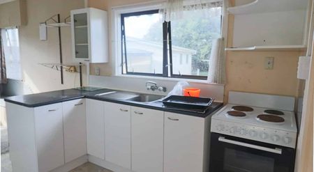 3 Bed 1 Bath for Rent in Otara - Photo 2