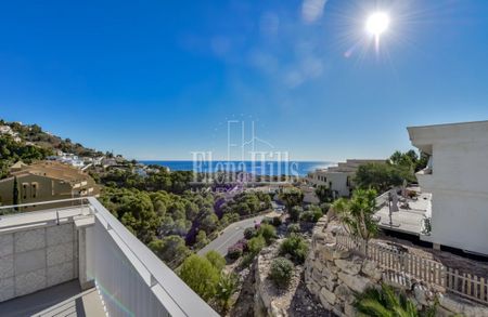 A spacious and modern apartment in Altea la Vella, Alicante for short term and long term rent - Photo 2