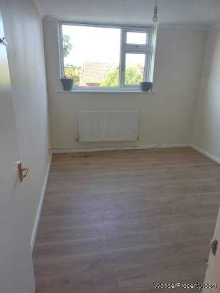 2 bedroom property to rent in London - Photo 2