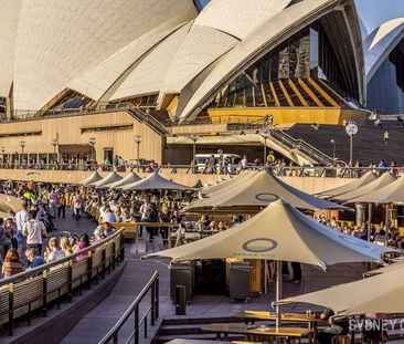 STUDIO APARTMENT IN THE POPULAR BRIDGEPORT APARTMENTS | Furnished - Photo 1