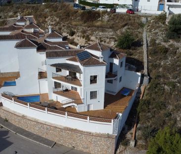 Málaga, Andalusia 29788 - Photo 2