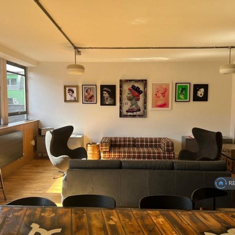 3 bedroom flat to rent - Photo 1