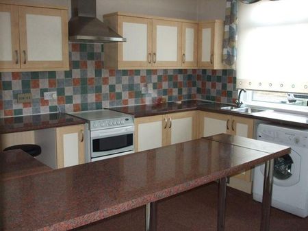 3 bedroom terraced house to rent - Photo 3