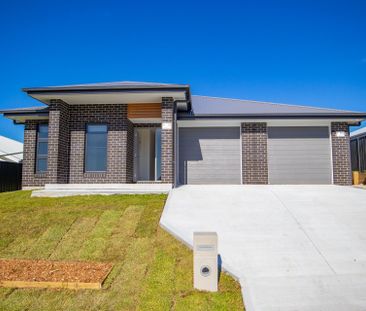 Spacious, Appealing & Homely - Photo 2