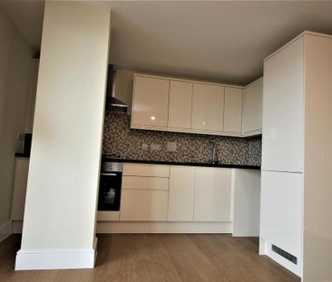 3 bedroom apartment to rent - Photo 3