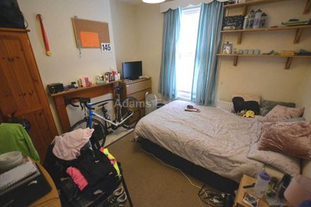 4 bedroom terraced house to rent - Photo 5