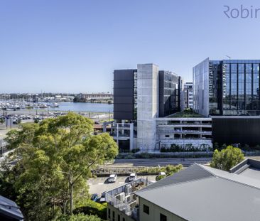 Air conditioned inner city two bedroom, two bathroom apartment - Photo 4