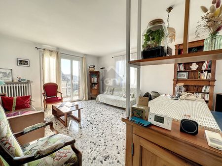 Location Appartement 5 pièces 81m² AVIGNON 84000 - Photo 2