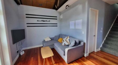 Fully Furnished Loft Apartment – Historic Devonport Waterfront - Photo 4