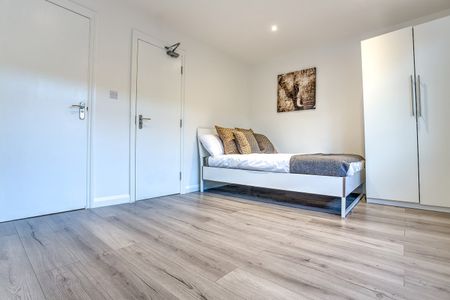 Room in a Shared Flat, Newington Butts, SE11 - Photo 2