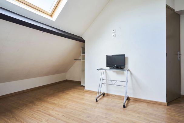 Isly L Roommate 6 Bedrooms at Roubaix - Photo 1