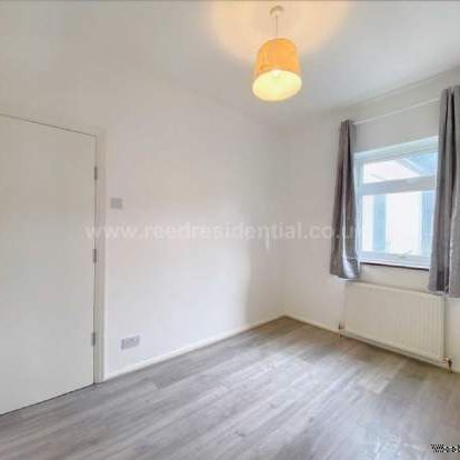 1 bedroom property to rent in Westcliff On Sea - Photo 2