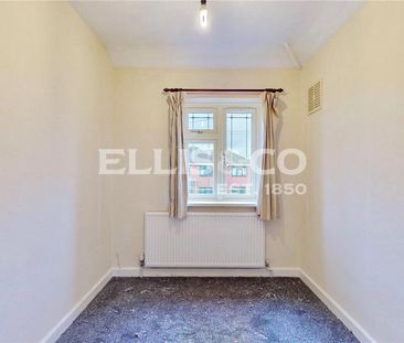 3 bedroom end of terrace house to rent - Photo 1