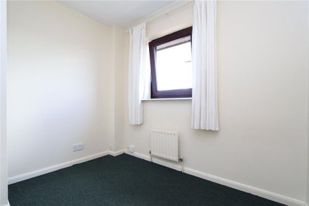 3 bedroom detached house to rent - Photo 3