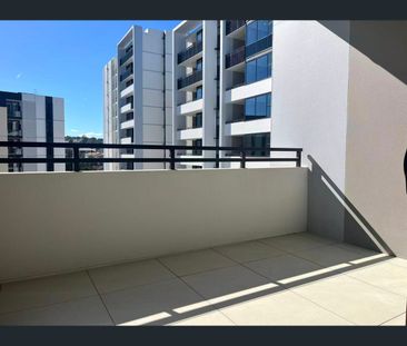 602/2 Appleroth Street, Melrose Park, NSW 2114 - Photo 2