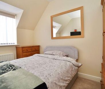 2 bedroom coach house to rent - Photo 1