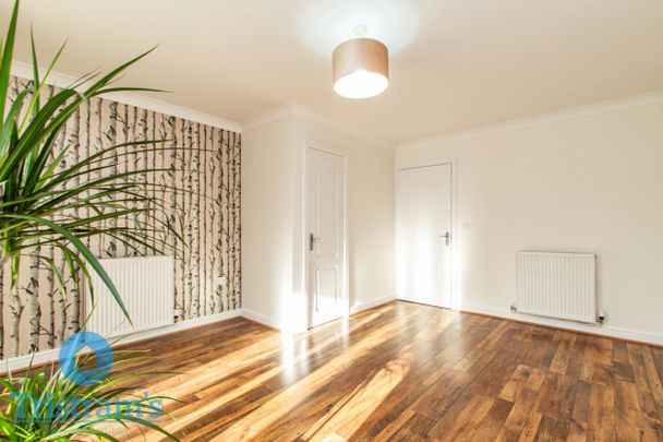 References Pending - 2 bed Semi-Detached House - Photo 1