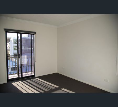 41/165 Main Street, Kangaroo Point, Qld 4169 - Photo 5