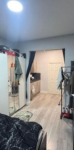 Studio to rent - Photo 1