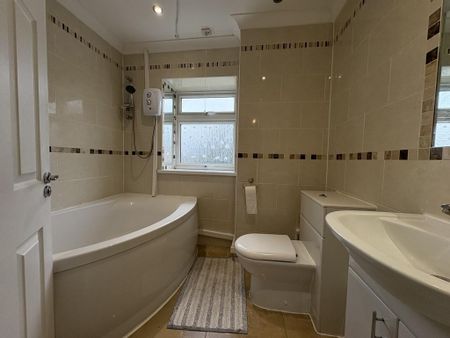 2 bedroom maisonette to rent - Photo 5